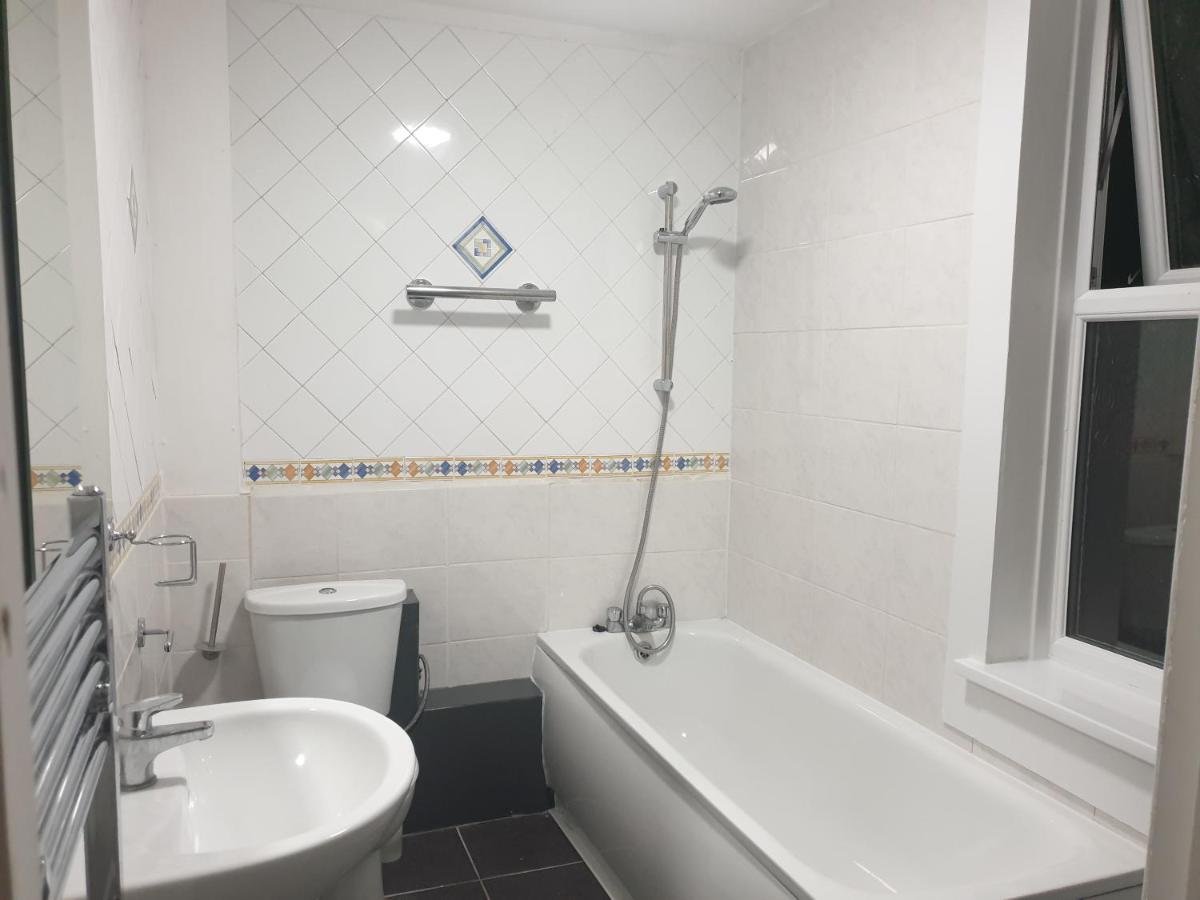 Lovely 1 Bedroom Flat High Barnet 3 Mins Away Dış mekan fotoğraf