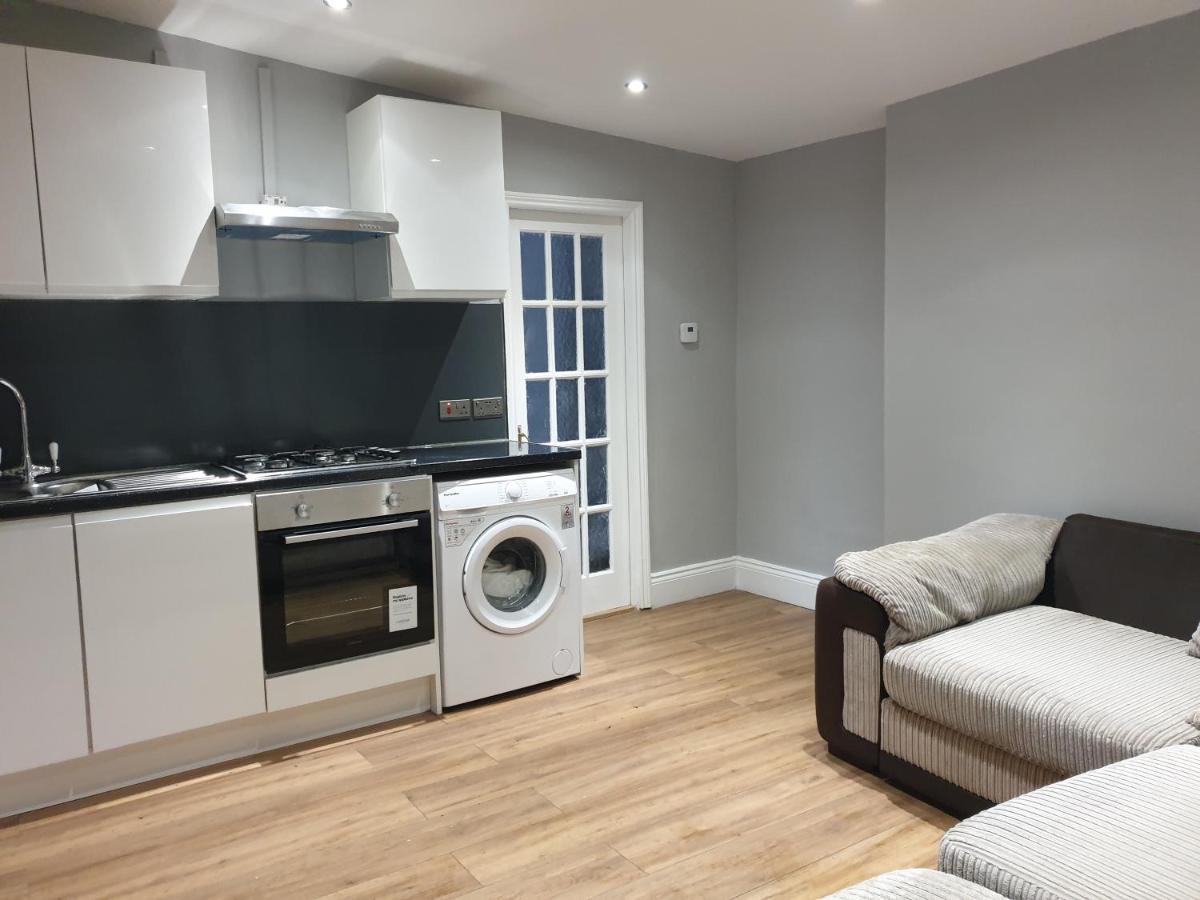 Lovely 1 Bedroom Flat High Barnet 3 Mins Away Dış mekan fotoğraf